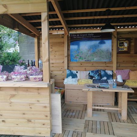 Gite Merlin Spa Privatif Et Sauna Trélévern Екстериор снимка
